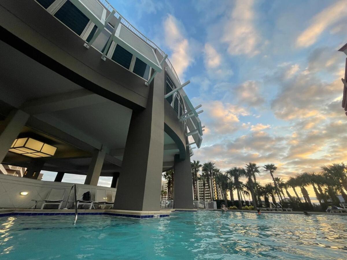 Laketown Wharf View Apartment